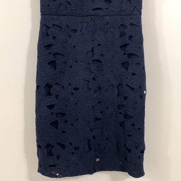 Banana Republic Navy Blue Floral Lace size 2 petite - Picture 2 of 10